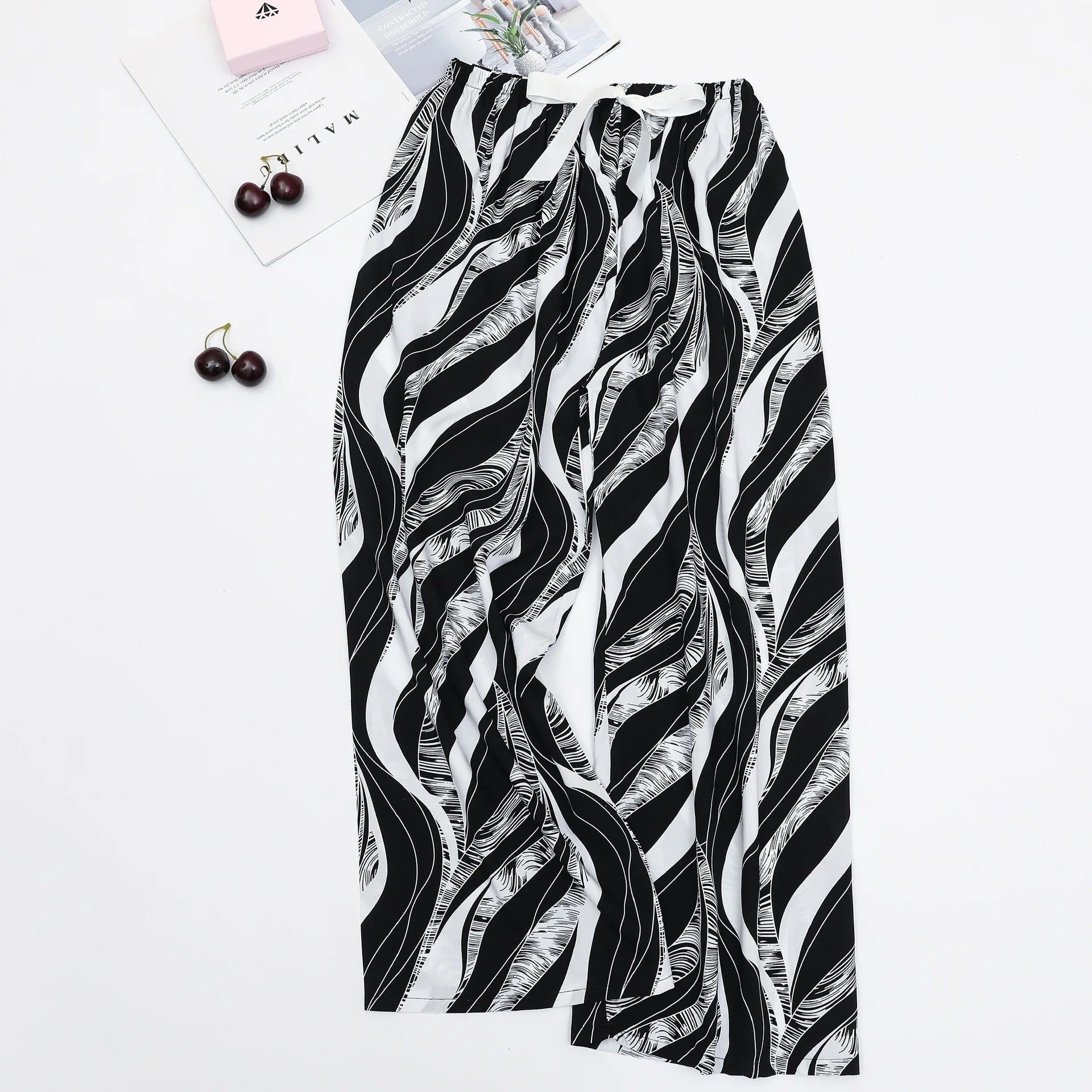 Lattice Print Lounge Pants