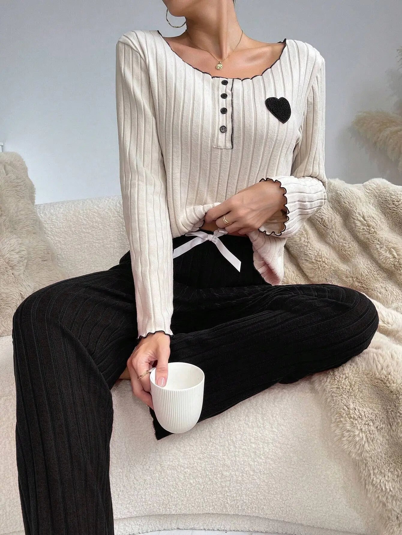 Autumn Winter Sleepwear Women Casual Pajamas Set Long Sleeve Heart Printd Tops and Long Trousers Homewear Loungewear
